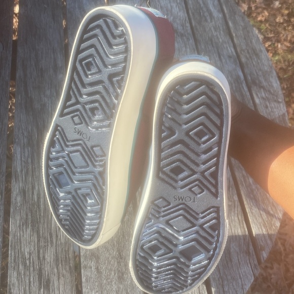 Tom’s-shoes - Picture 7 of 8